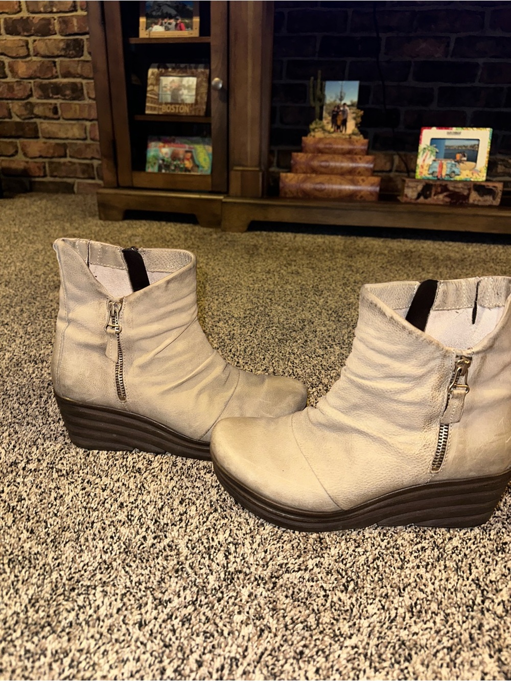 Miz Mooz Slouchy Light Gray Leather Ankle Booties - Picture 3 of 4